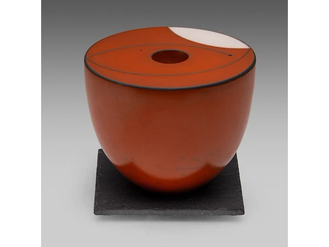 Tjok dessauvage (1948), ceramic vase, 2010 9 cm. (3.54 in.) - afbeelding 4 van  10