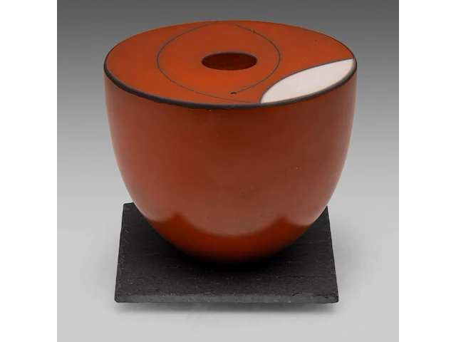 Tjok dessauvage (1948), ceramic vase, 2010 9 cm. (3.54 in.) - afbeelding 5 van  10