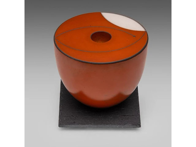 Tjok dessauvage (1948), ceramic vase, 2010 9 cm. (3.54 in.) - afbeelding 6 van  10