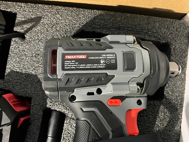 Tmaxtool accu slagsmoersleutel 18v 4ah 2 accu nieuw 550nm - afbeelding 4 van  4