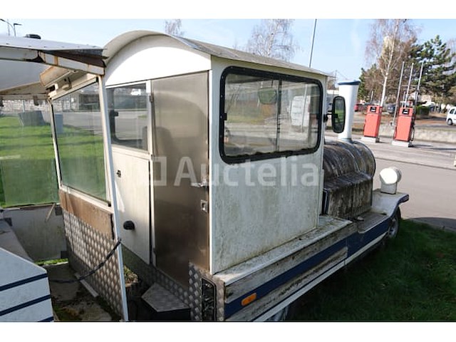 Toeristische trein (te renoveren) - afbeelding 1 van  30
