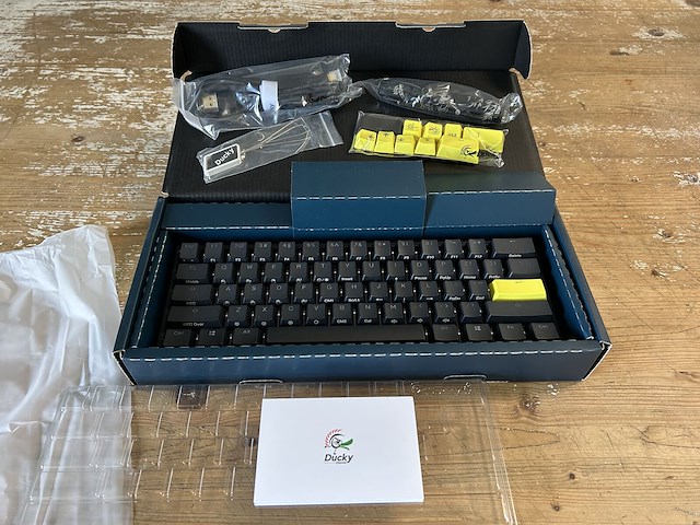 Toetsenbord ducky one mini (rood) - afbeelding 1 van  5