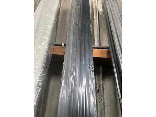 Toeval solotrim alu dakranden (23,5 lpm) - afbeelding 1 van  7