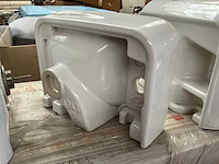 Toilet en handenwassers - afbeelding 2 van  18