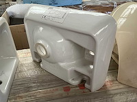 Toilet en handenwassers - afbeelding 4 van  18