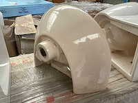 Toilet en handenwassers - afbeelding 7 van  18