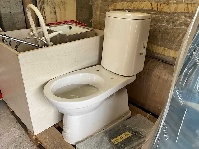 Toilet en handenwassers - afbeelding 11 van  18