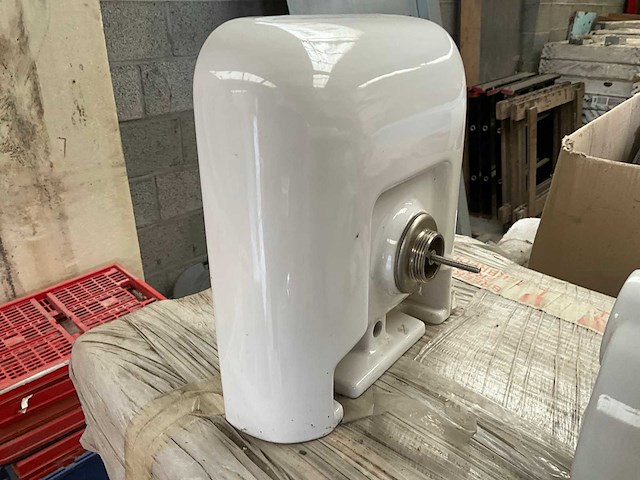 Toilet en handenwassers - afbeelding 17 van  18