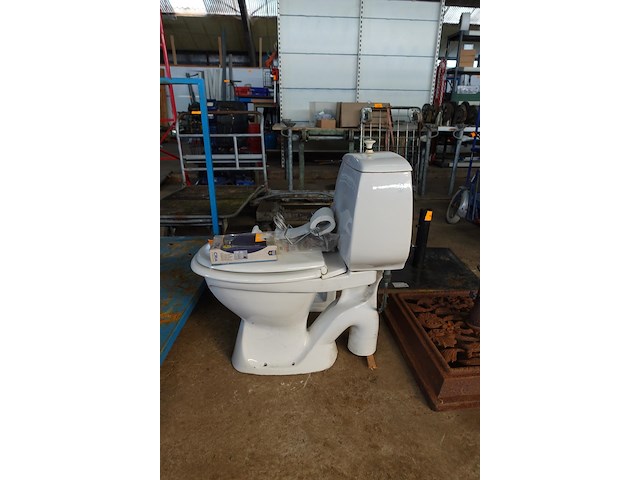 Toilet en wc-paierhouders - afbeelding 1 van  2