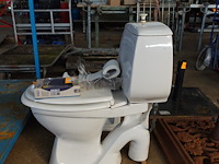 Toilet en wc-paierhouders - afbeelding 1 van  2