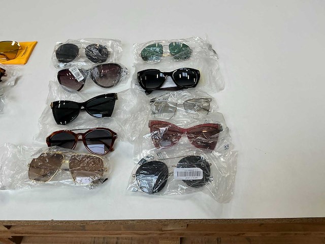 Tom ford zonnebril (10x) - afbeelding 1 van  9