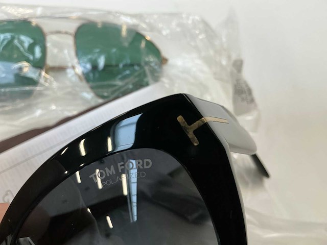 Tom ford zonnebril (10x) - afbeelding 9 van  9