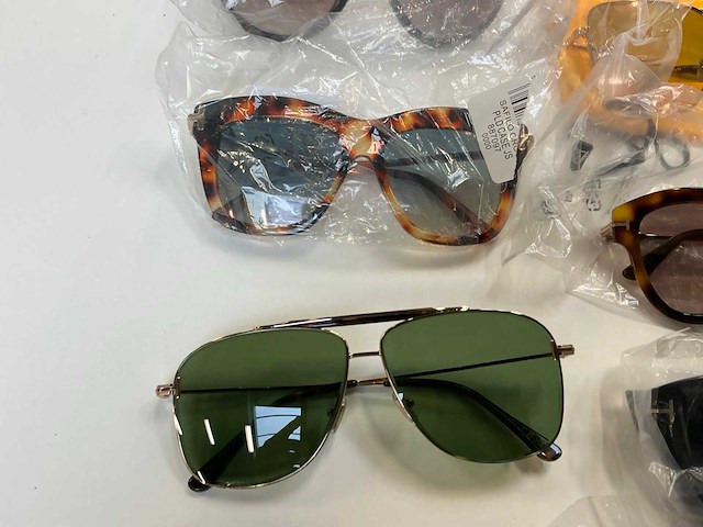 Tom ford zonnebril (10x) - afbeelding 4 van  6