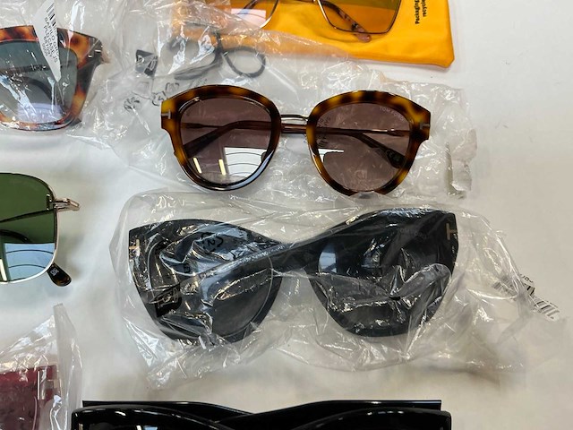 Tom ford zonnebril (10x) - afbeelding 5 van  6