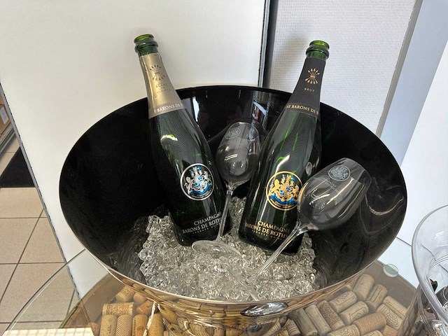 Ton met glazen bovenblad - afbeelding 4 van  5