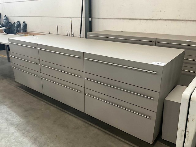 Toogmeubel/winkelopbergmeubel - afbeelding 1 van  7