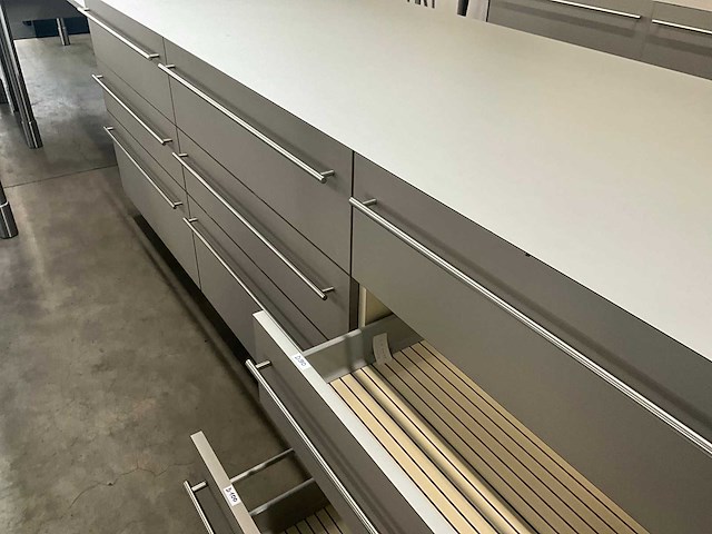 Toogmeubel/winkelopbergmeubel - afbeelding 5 van  7