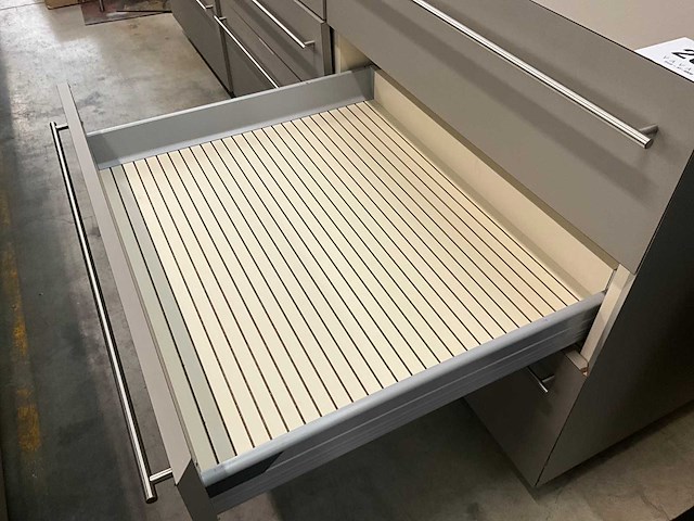 Toogmeubel/winkelopbergmeubel - afbeelding 4 van  7