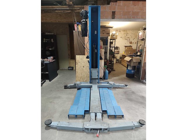 Toolmania 1 koloms hefbrug 2,5t - afbeelding 8 van  8