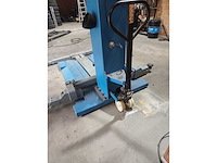 Toolmania 1 koloms hefbrug 2,5t - afbeelding 1 van  8