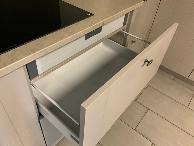 Toonzaalkeuken dulsao mdf - afbeelding 21 van  39