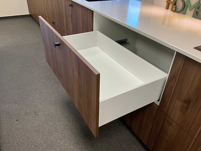 Toonzaalkeuken piot kunststof notelaar - afbeelding 40 van  77