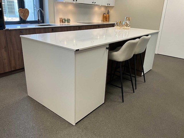 Toonzaalkeuken piot kunststof notelaar - afbeelding 53 van  77