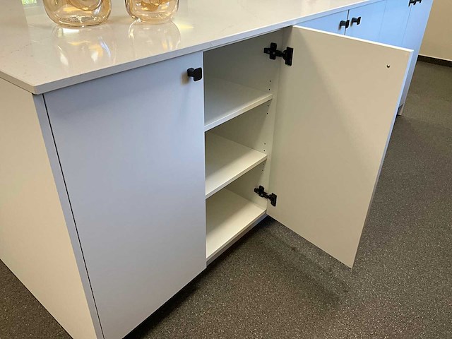 Toonzaalkeuken piot kunststof notelaar - afbeelding 64 van  77