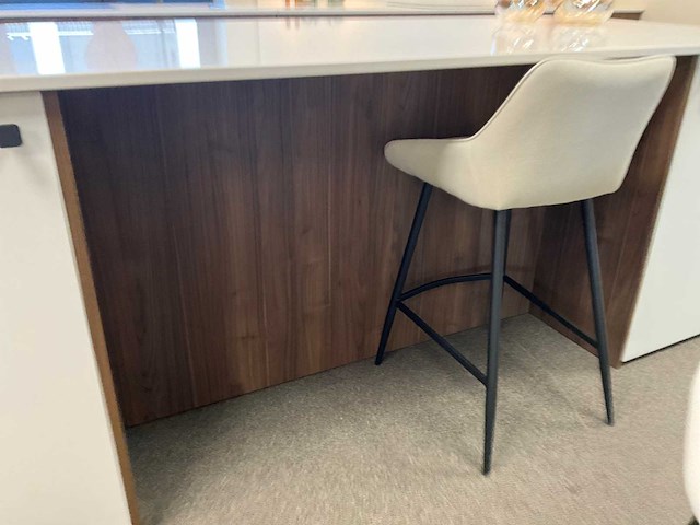 Toonzaalkeuken piot kunststof notelaar - afbeelding 71 van  77