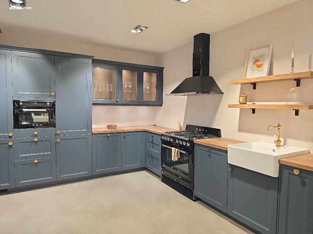 Toonzaalkeuken vanden borre kitchen adige - afbeelding 1 van  39
