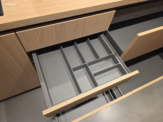 Toonzaalkeuken vanden borre kitchen yula - afbeelding 13 van  41