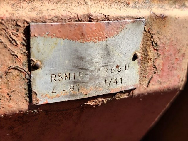 Torenkraan 16 m lang en 14 m hoog, mortelbak, pallethaak en wielenstel. bevindt zich te lommel, afbraak voor eigen rekening. bezichtiging en afhaling op afspraak. (6) - afbeelding 3 van  25