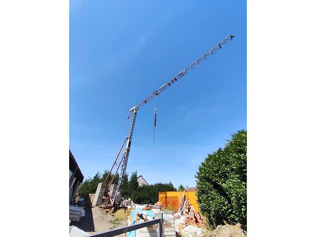 Torenkraan 16 m lang en 14 m hoog, mortelbak, pallethaak en wielenstel. bevindt zich te lommel, afbraak voor eigen rekening. bezichtiging en afhaling op afspraak. (6) - afbeelding 7 van  25