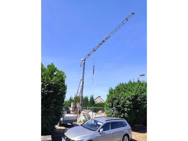 Torenkraan 16 m lang en 14 m hoog, mortelbak, pallethaak en wielenstel. bevindt zich te lommel, afbraak voor eigen rekening. bezichtiging en afhaling op afspraak. (6) - afbeelding 10 van  25
