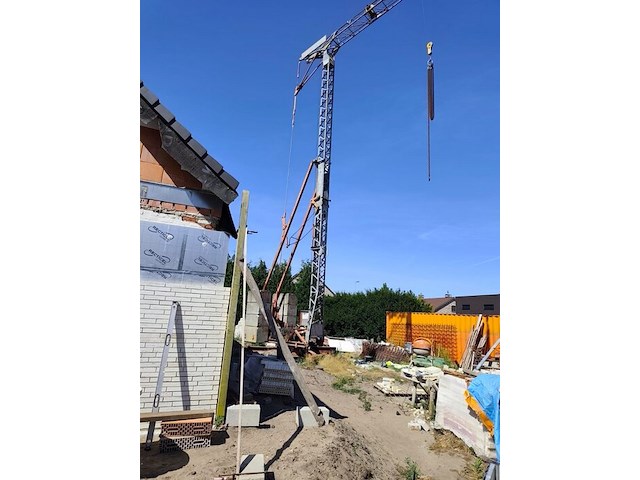 Torenkraan 16 m lang en 14 m hoog, mortelbak, pallethaak en wielenstel. bevindt zich te lommel, afbraak voor eigen rekening. bezichtiging en afhaling op afspraak. (6) - afbeelding 12 van  25