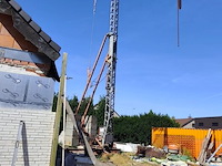 Torenkraan 16 m lang en 14 m hoog, mortelbak, pallethaak en wielenstel. bevindt zich te lommel, afbraak voor eigen rekening. bezichtiging en afhaling op afspraak. (6) - afbeelding 12 van  25