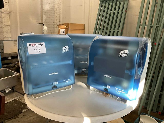 Tork lotus handdoekdispenser professioneel (3x) - afbeelding 1 van  3