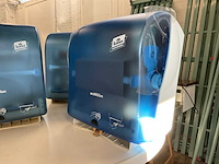 Tork lotus handdoekdispenser professioneel (3x) - afbeelding 2 van  3