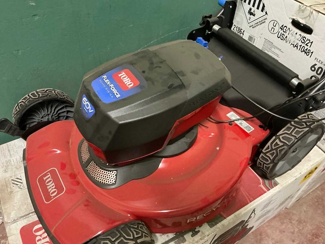 Toro 21864 grasmaaier op accu - afbeelding 7 van  11