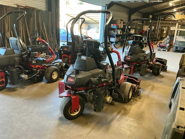 Toro greensmaster 3250d tee maaier - afbeelding 3 van  4