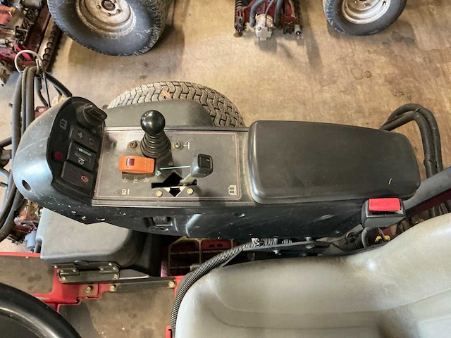 Toro reelmaster 5510 crosstrax awd fairway maaier - afbeelding 8 van  21