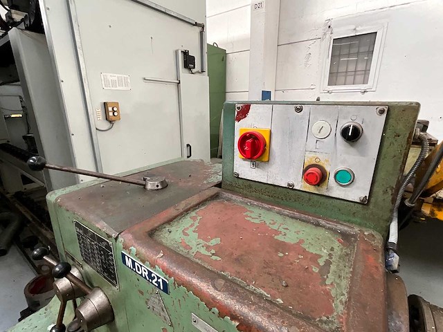 Tos - sn40b - universele draaibank - afbeelding 1 van  6