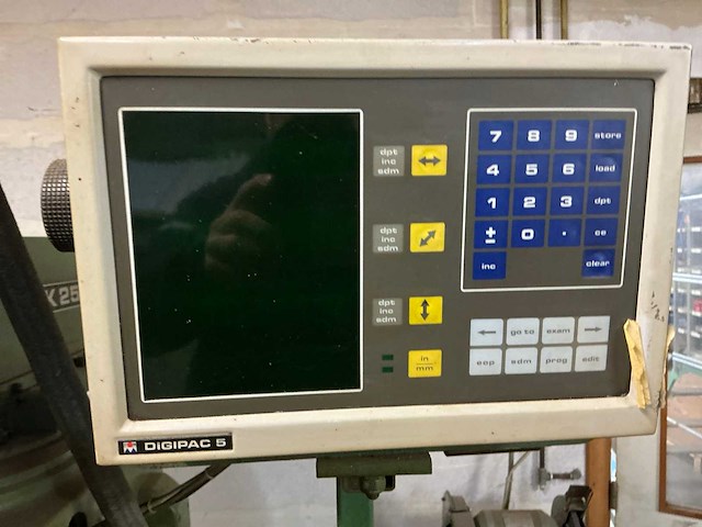 Tos kurim fnk 25 a cnc freesmachine - afbeelding 21 van  22