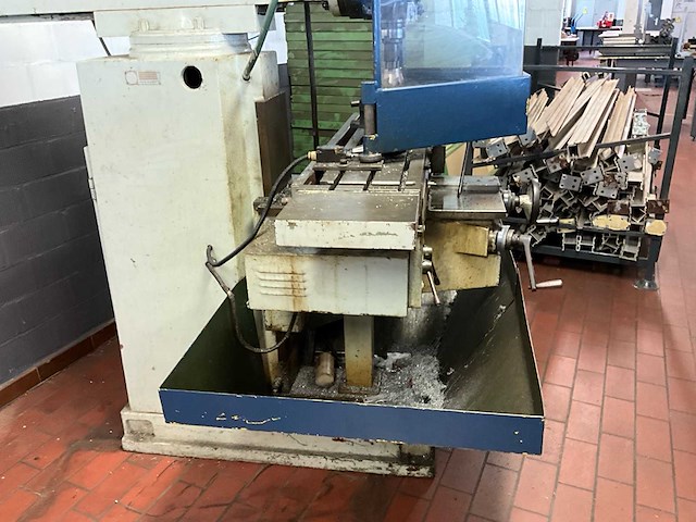 Tos kurim fnk 25 multifunctionele freesmachine - afbeelding 12 van  15