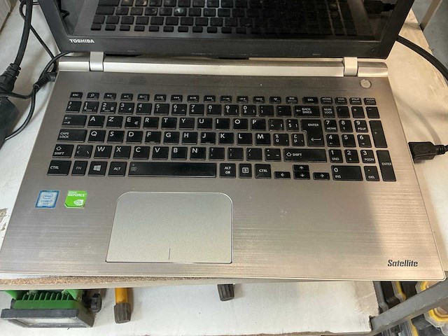 Toshiba satelite p-50-c-17d laptop - afbeelding 5 van  10