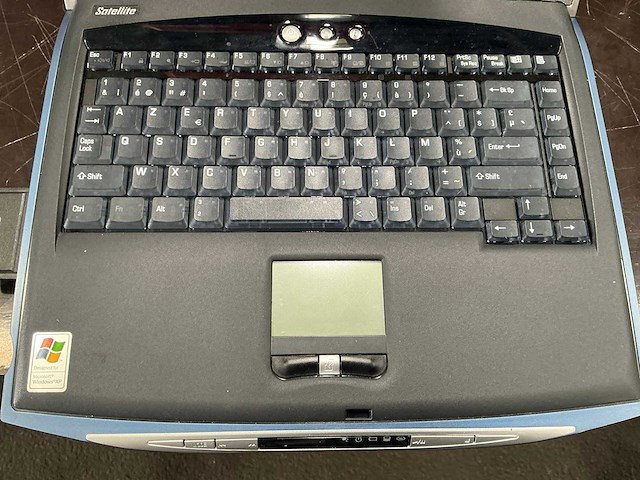Toshiba/dell laptop (2x) - afbeelding 4 van  9