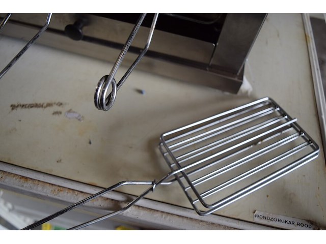 Tosti machine met 6 tosti klemmen 220v - afbeelding 6 van  7