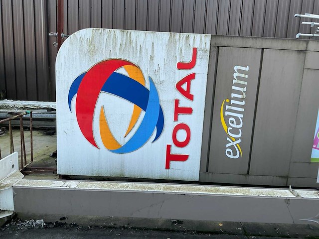 Total energies diverse reclamezuilen (2x) - afbeelding 4 van  5