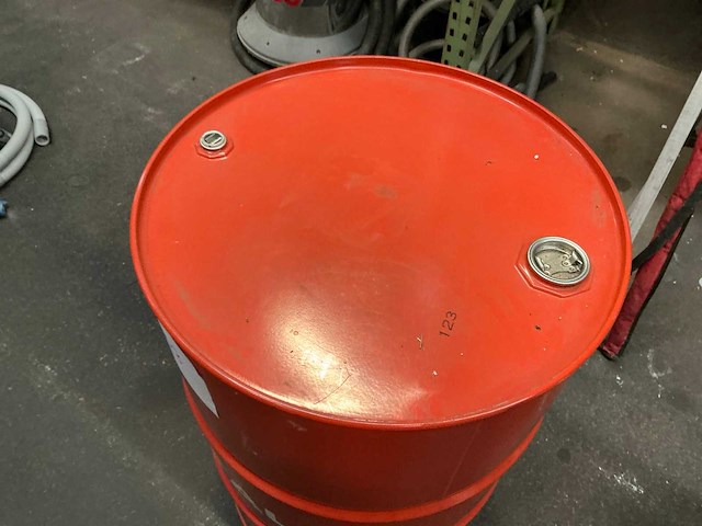 Total olie vat - afbeelding 3 van  3