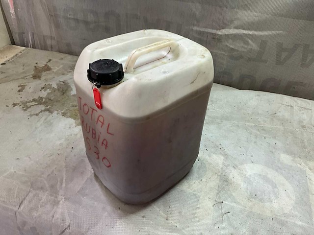 Total rubia s30 motorolie voor zware vrachtwagens (20 liter) - afbeelding 2 van  2
